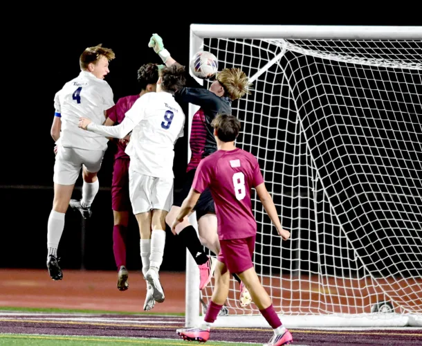 Mountain Lions, Golden Tigers boys soccer must settle for tie
